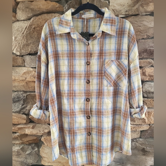 Fantaslook Tops - Womens Plaid Button-Up Shirt NWT